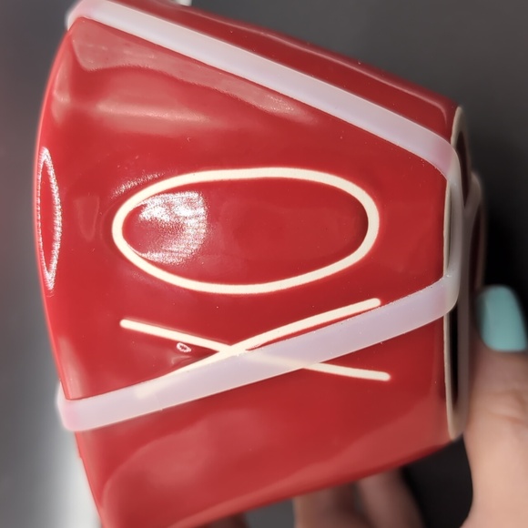 Rae Dunn XO Heart Measuring Cups - Picture 6 of 10